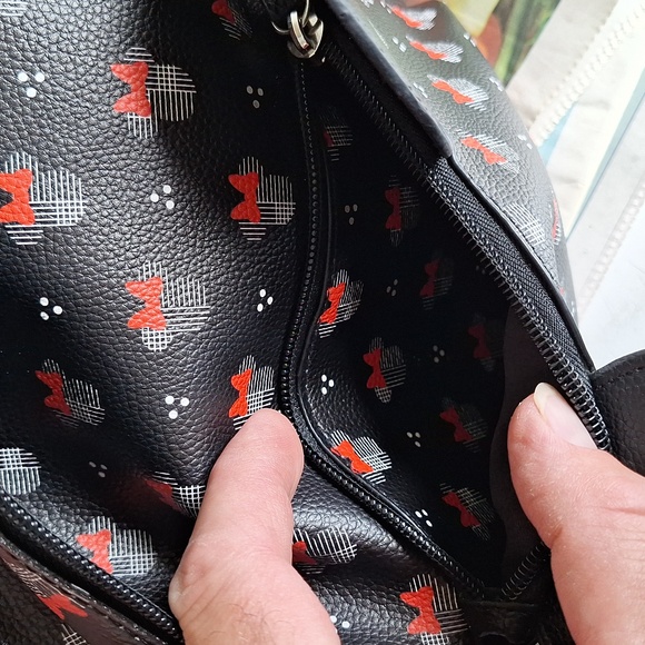 Danielle Nicole Women's Minnie Disney Backpack - Picture 14 of 16